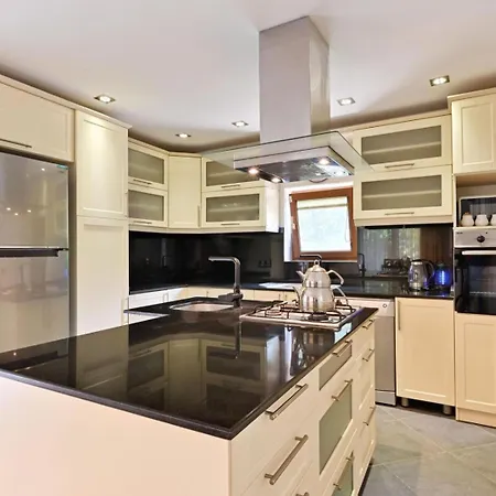 Kalamos Private For 10 People In Hisaroenue *