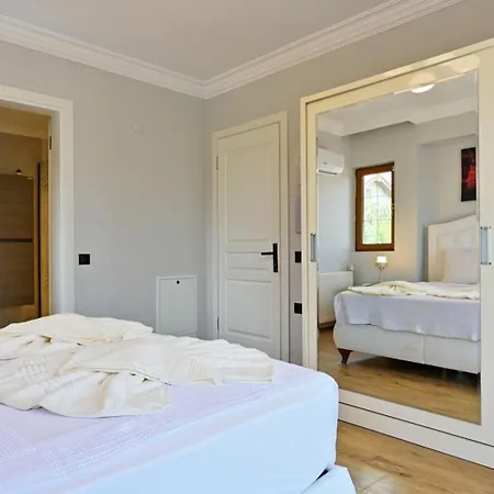 Kalamos Private For 10 People In Hisaroenue أولدينيس