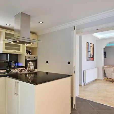 Kalamos Private For 10 People In Hisaroenue فيلة